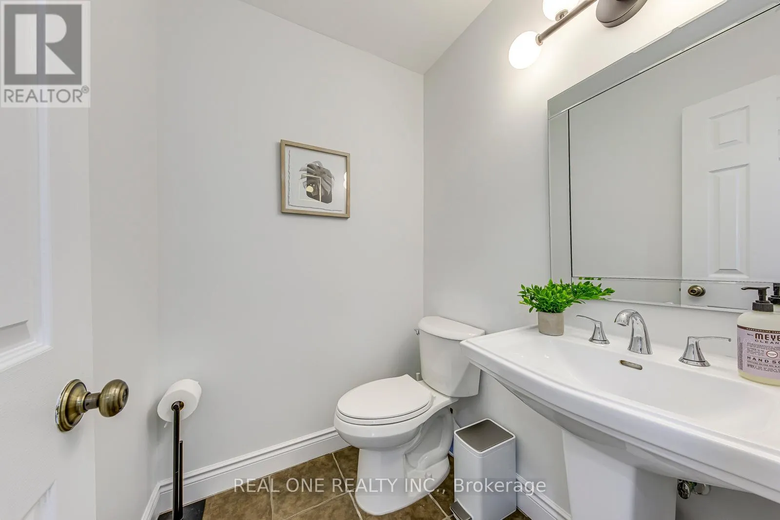2075 BANBURY CRESCENT