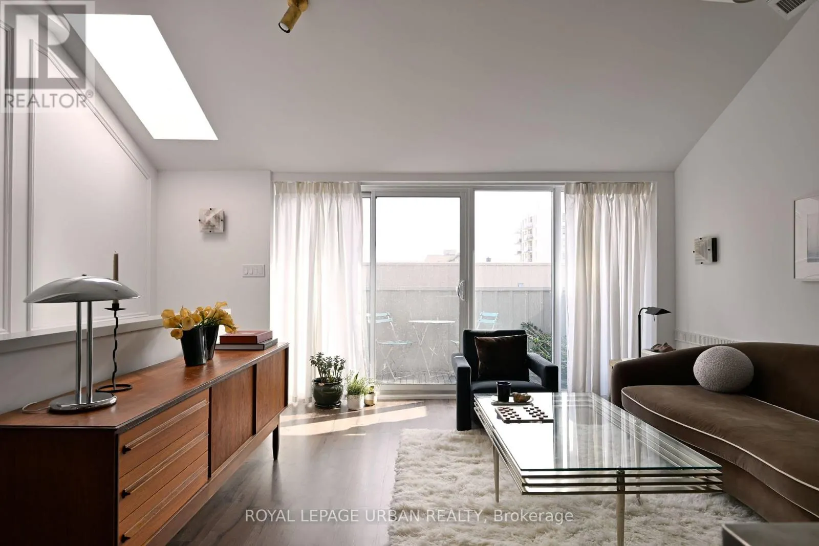420 - 1410 DUPONT STREET