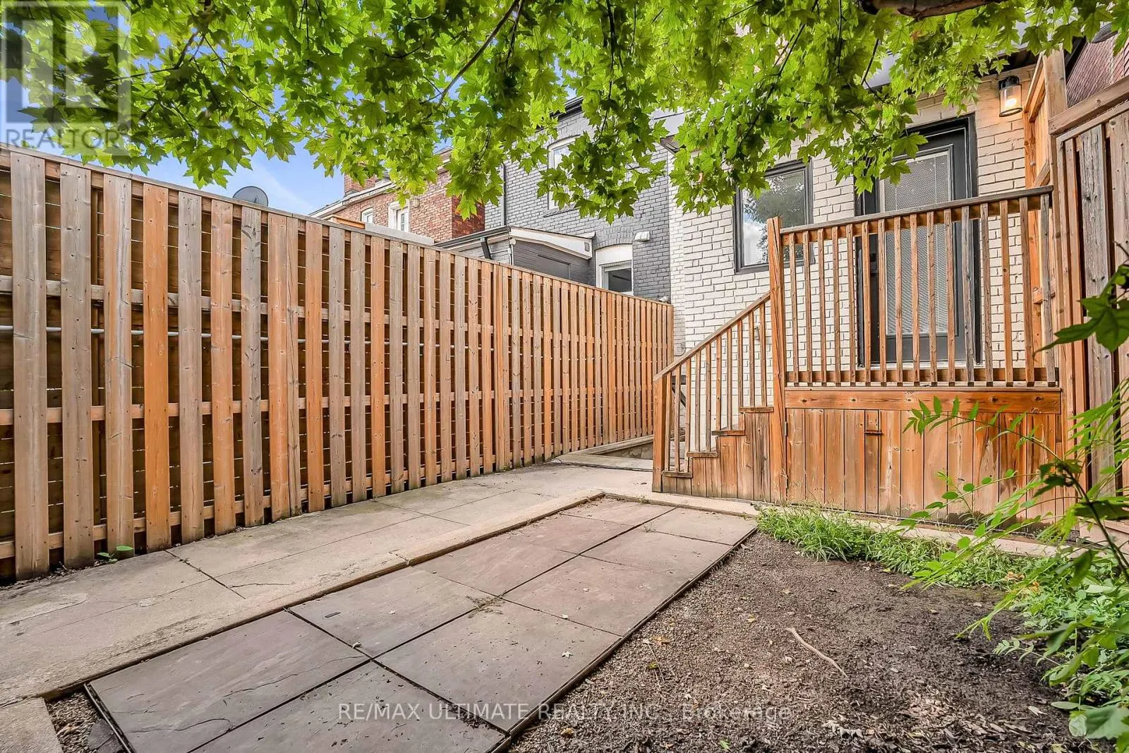 963 LANSDOWNE AVENUE