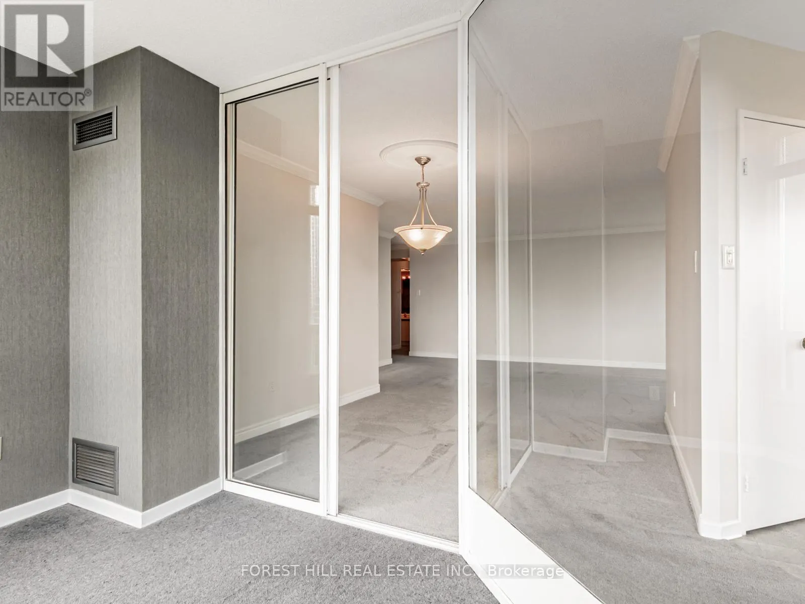 1207 - 1300 ISLINGTON AVENUE