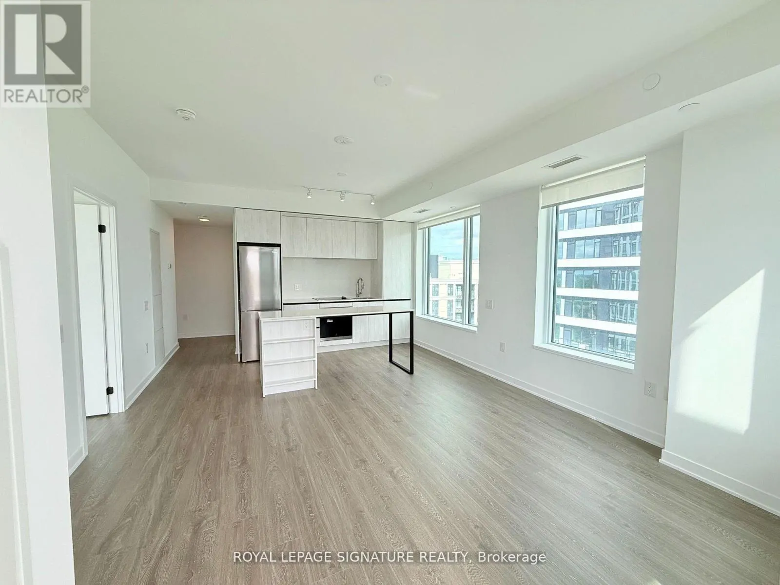 1204 - 2495 EGLINTON AVENUE W