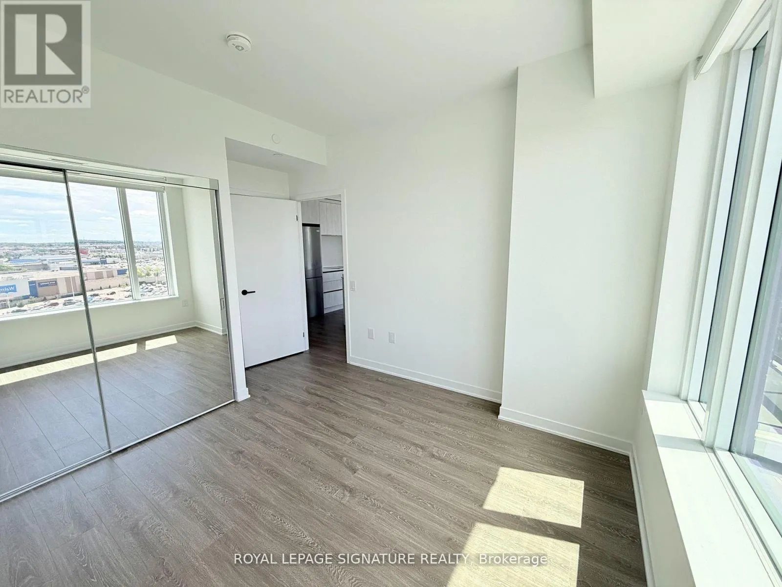 1204 - 2495 EGLINTON AVENUE W