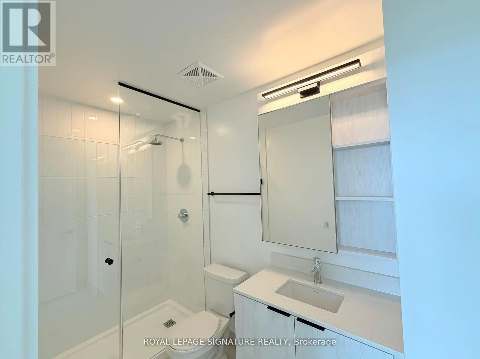 1204 - 2495 EGLINTON AVENUE W