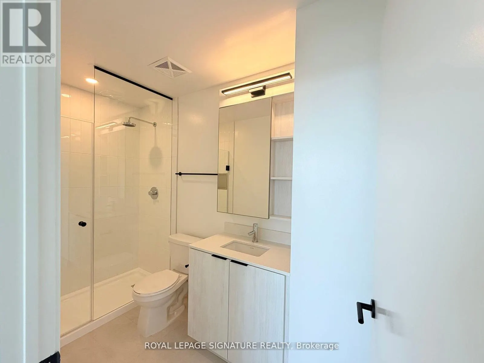 1204 - 2495 EGLINTON AVENUE W