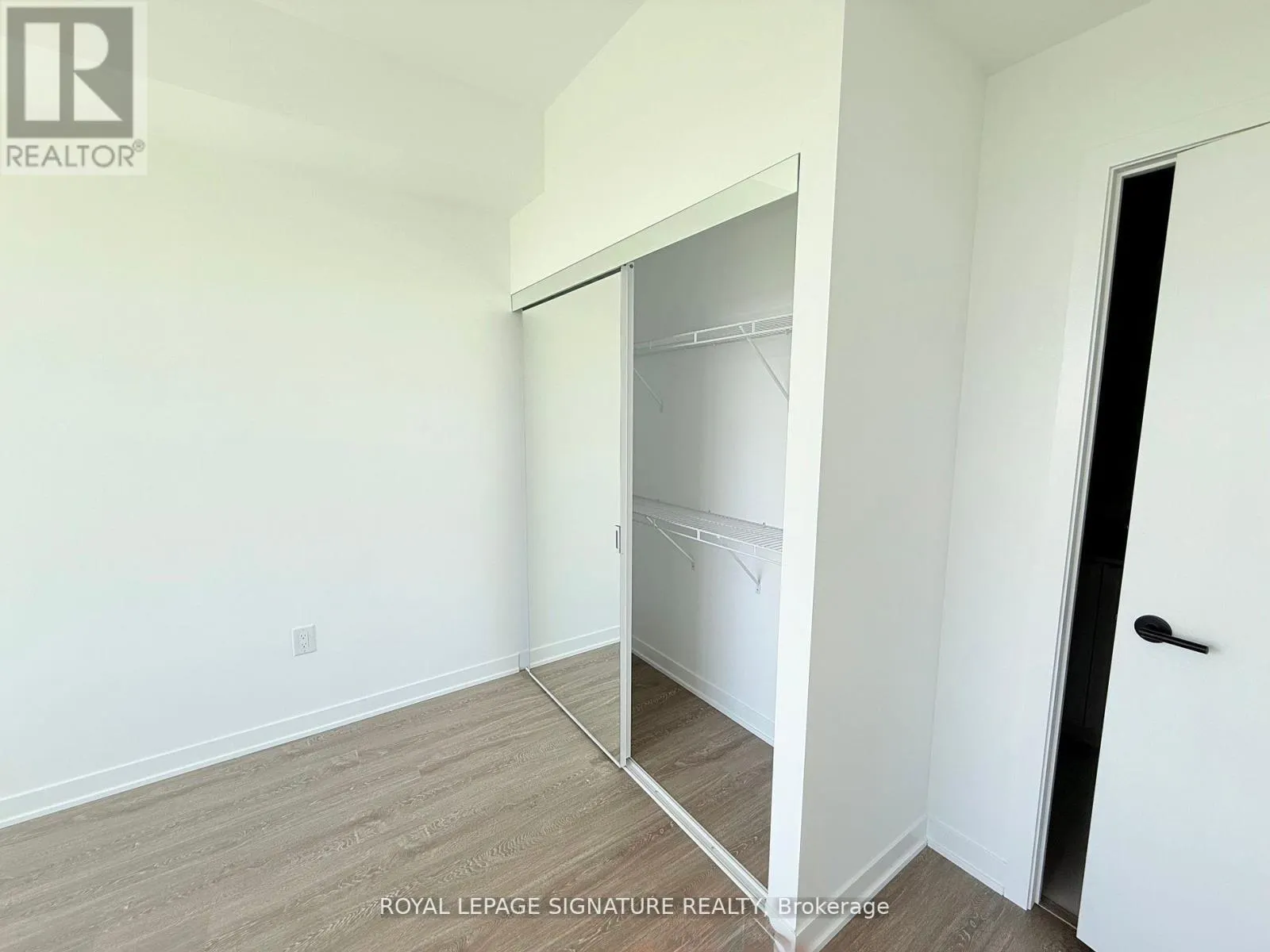 1204 - 2495 EGLINTON AVENUE W