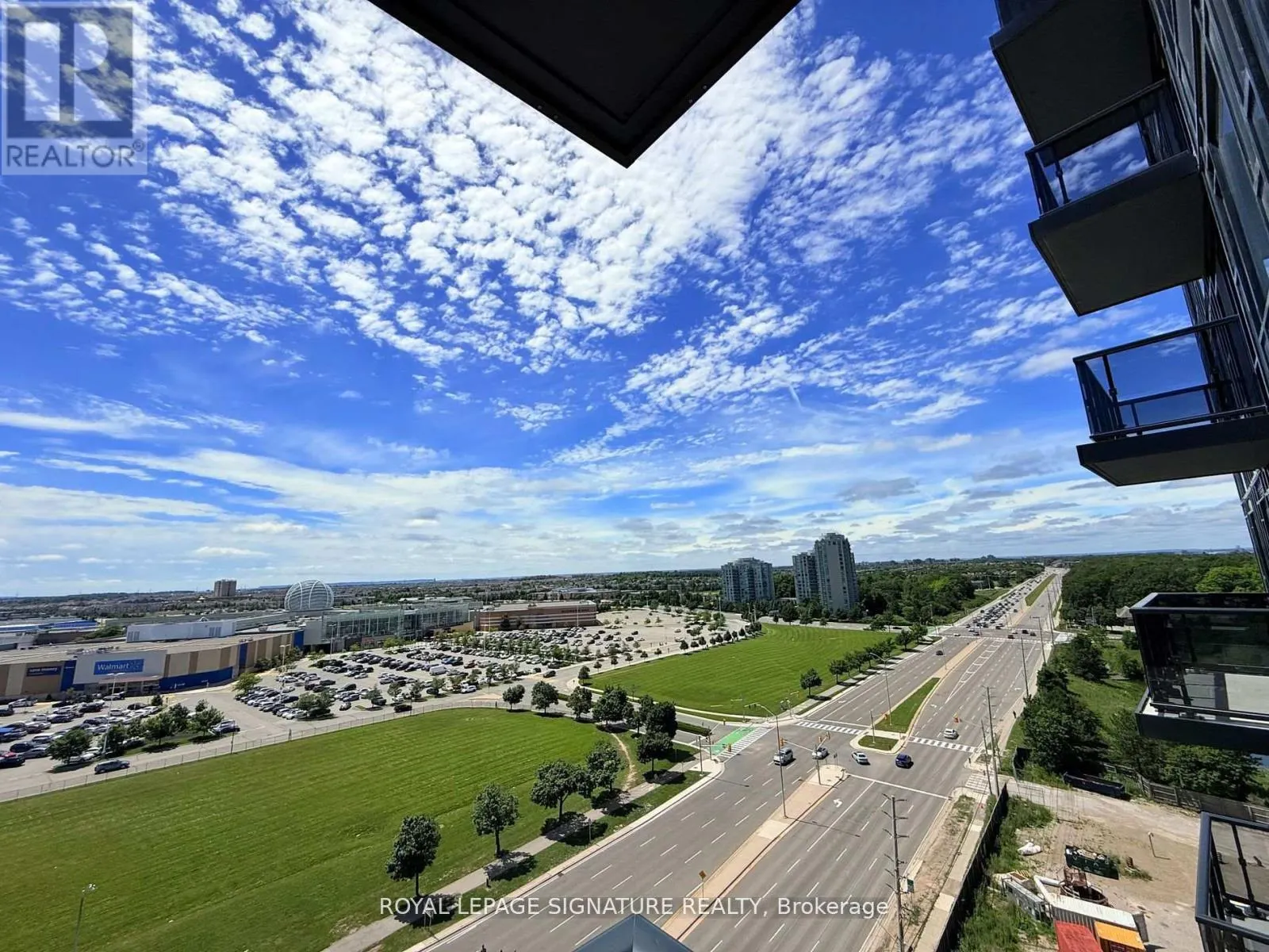 1204 - 2495 EGLINTON AVENUE W