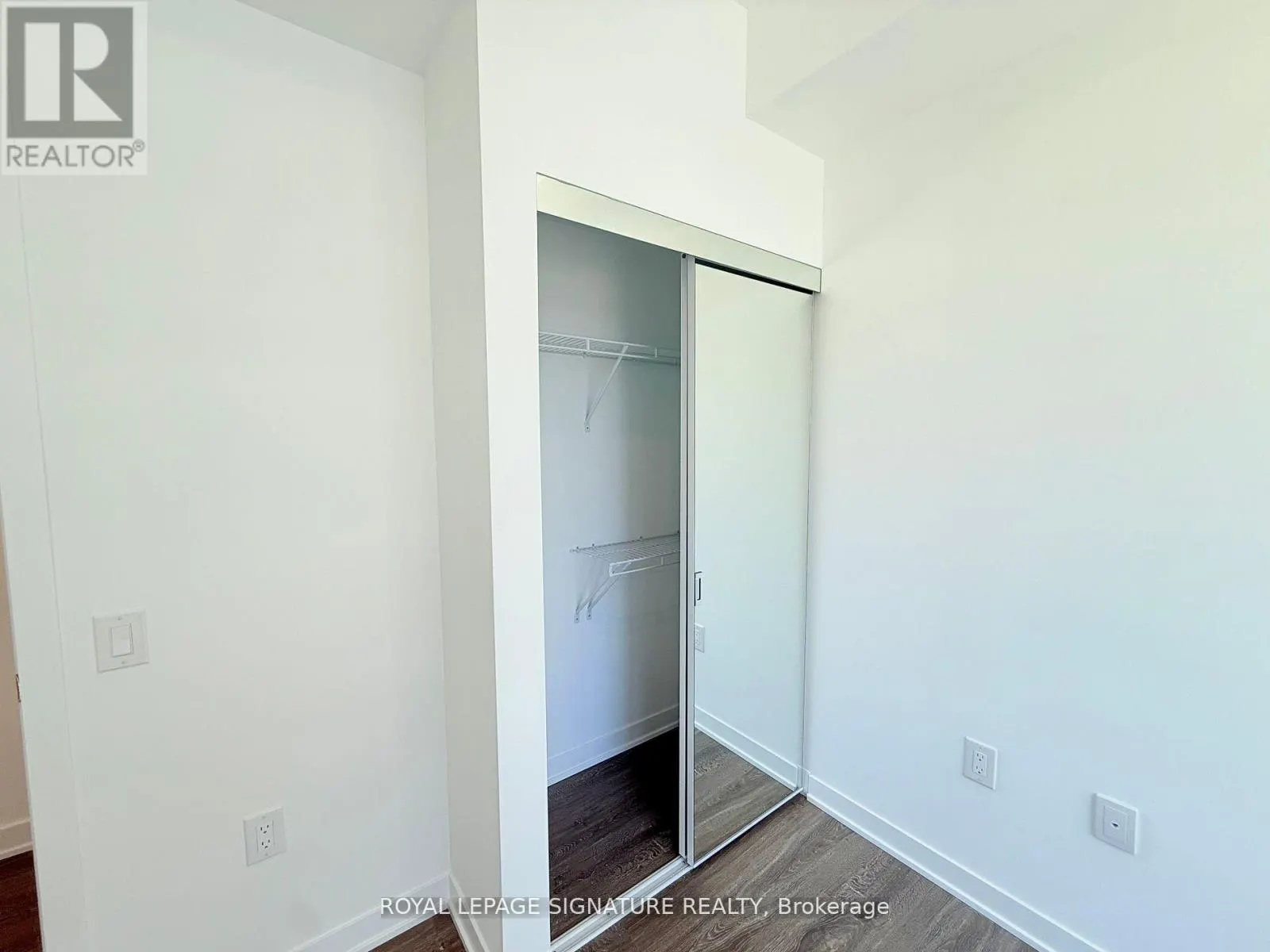 1204 - 2495 EGLINTON AVENUE W