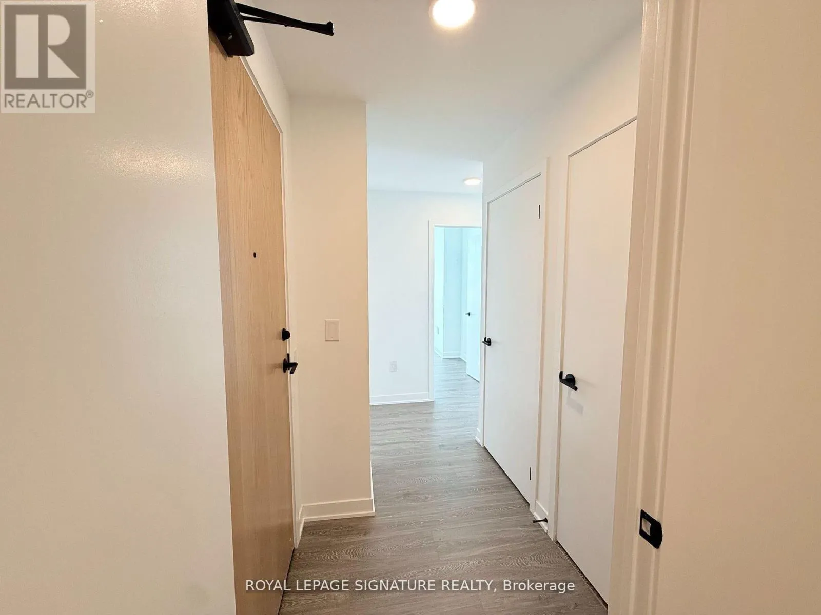 1204 - 2495 EGLINTON AVENUE W