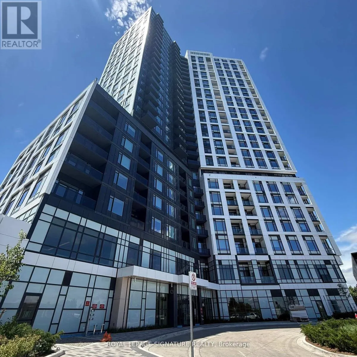 1204 - 2495 EGLINTON AVENUE W