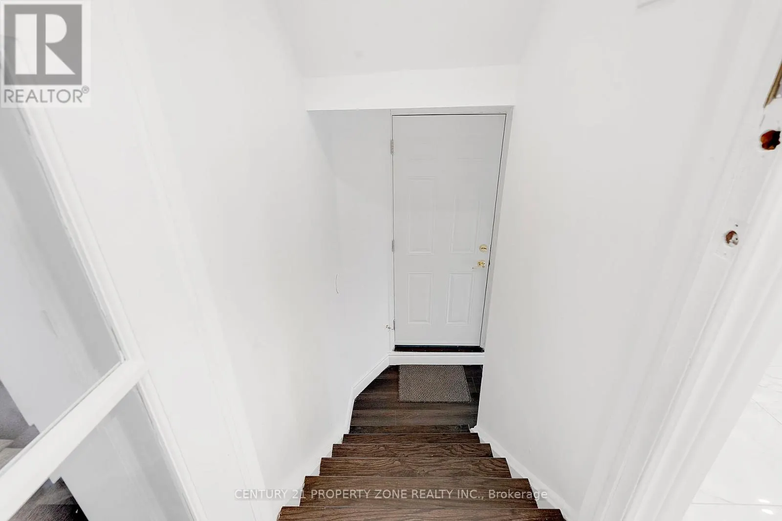38 RODWELL COURT