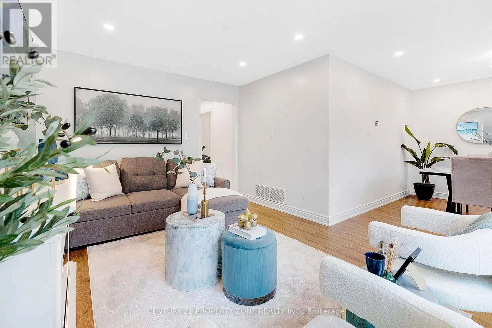38 RODWELL COURT
