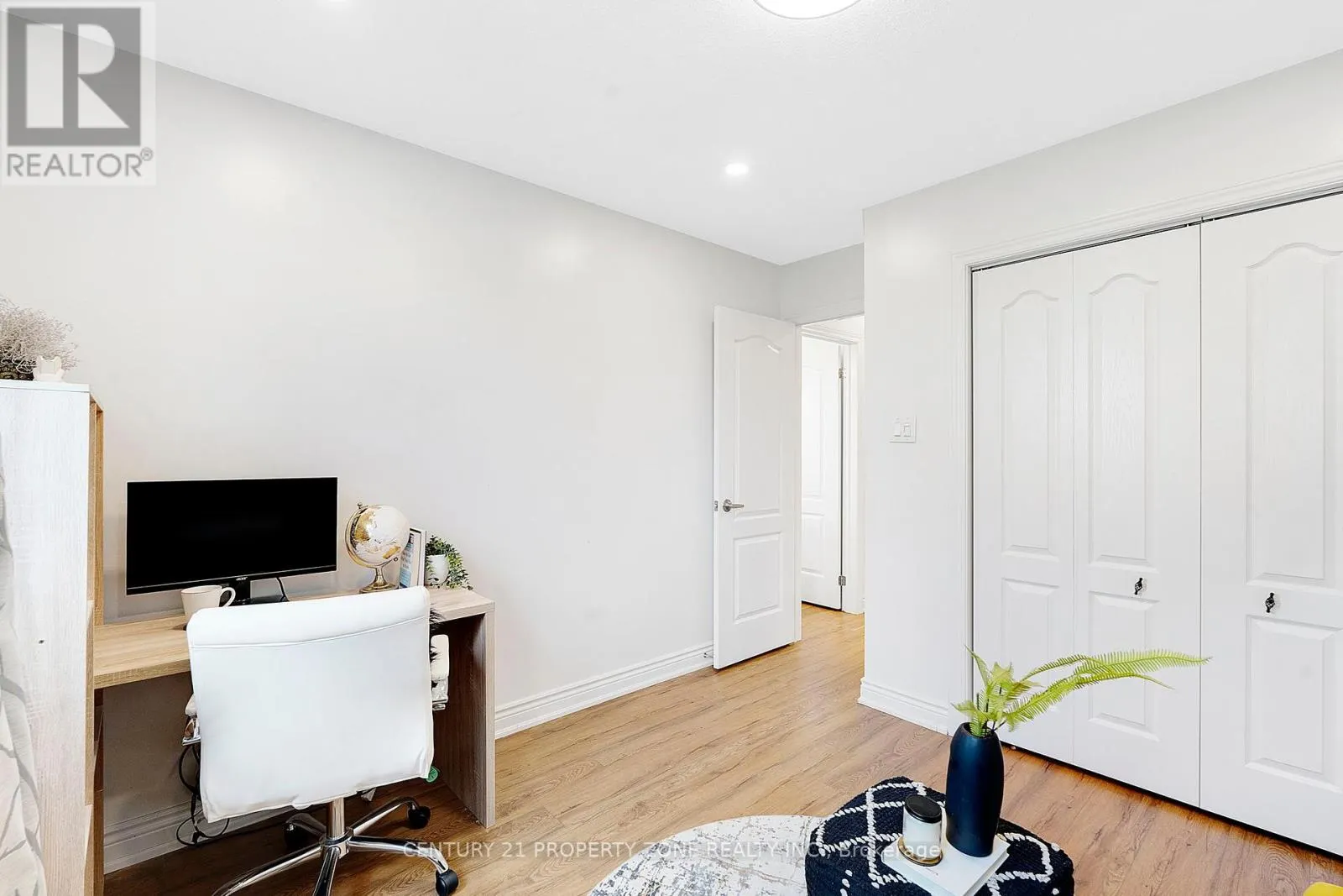 38 RODWELL COURT
