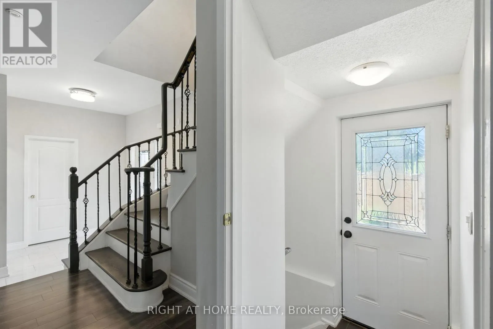1233 LAMONT CRESCENT