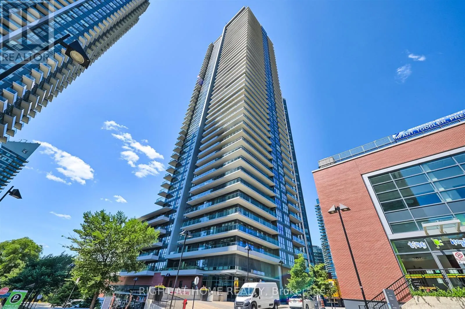620 - 10 PARK LAWN ROAD