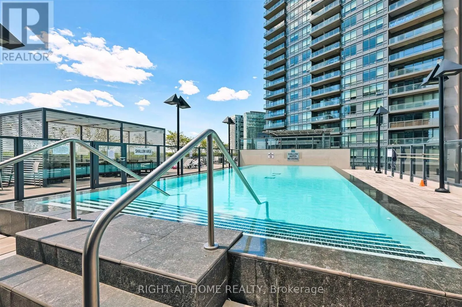 620 - 10 PARK LAWN ROAD