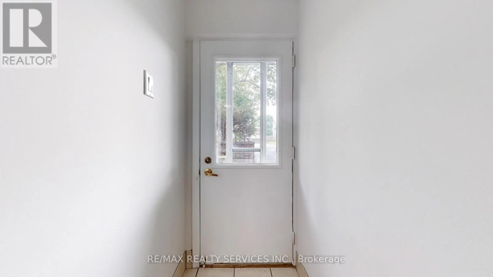 27 GLENFOREST ROAD