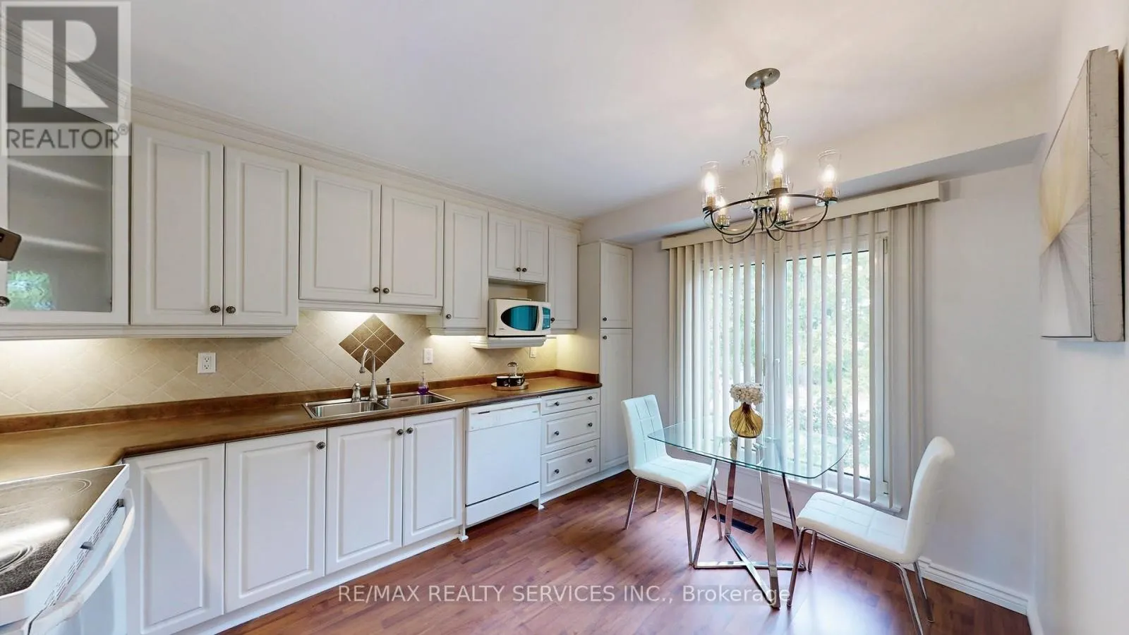 27 GLENFOREST ROAD