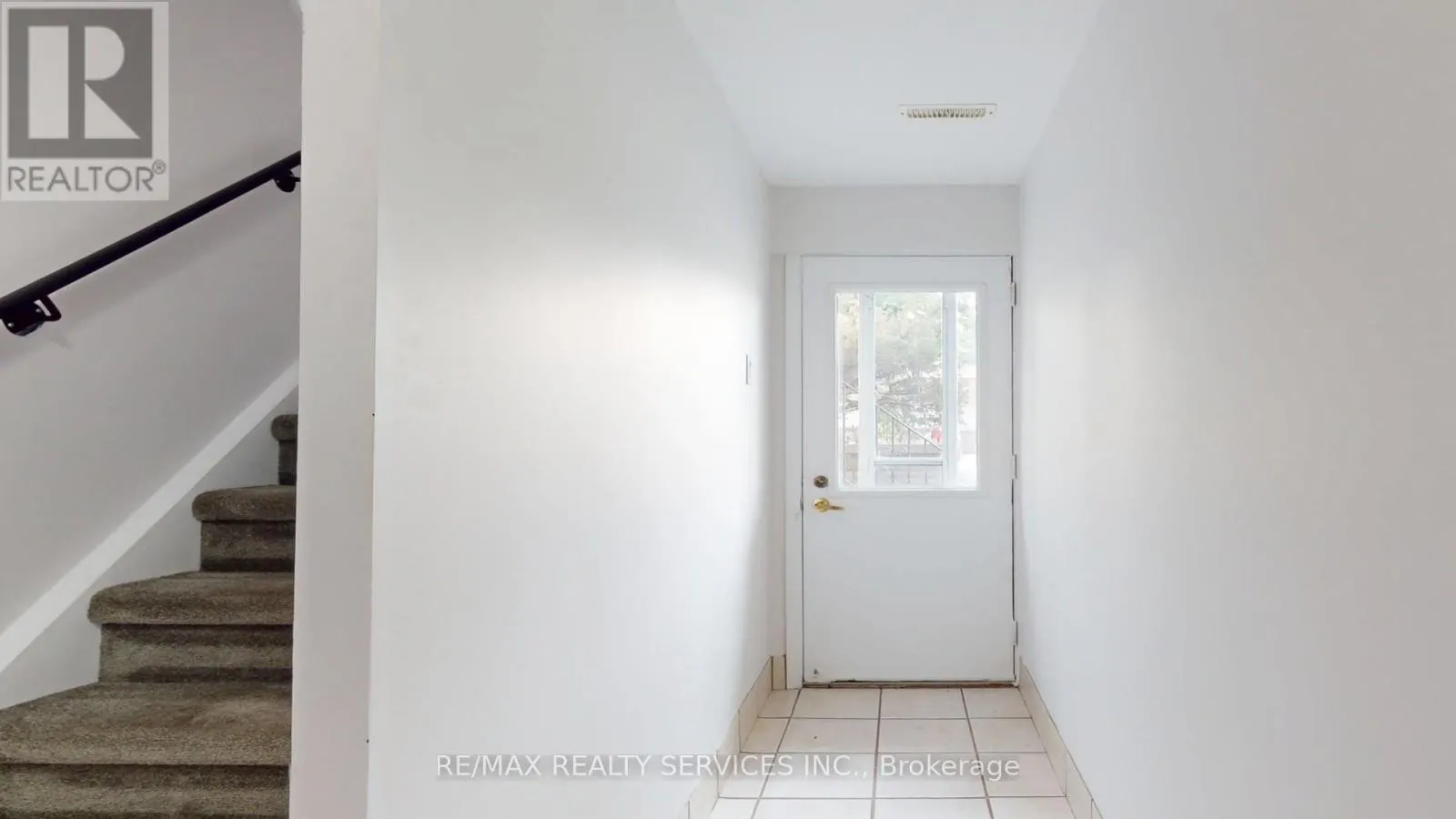 27 GLENFOREST ROAD