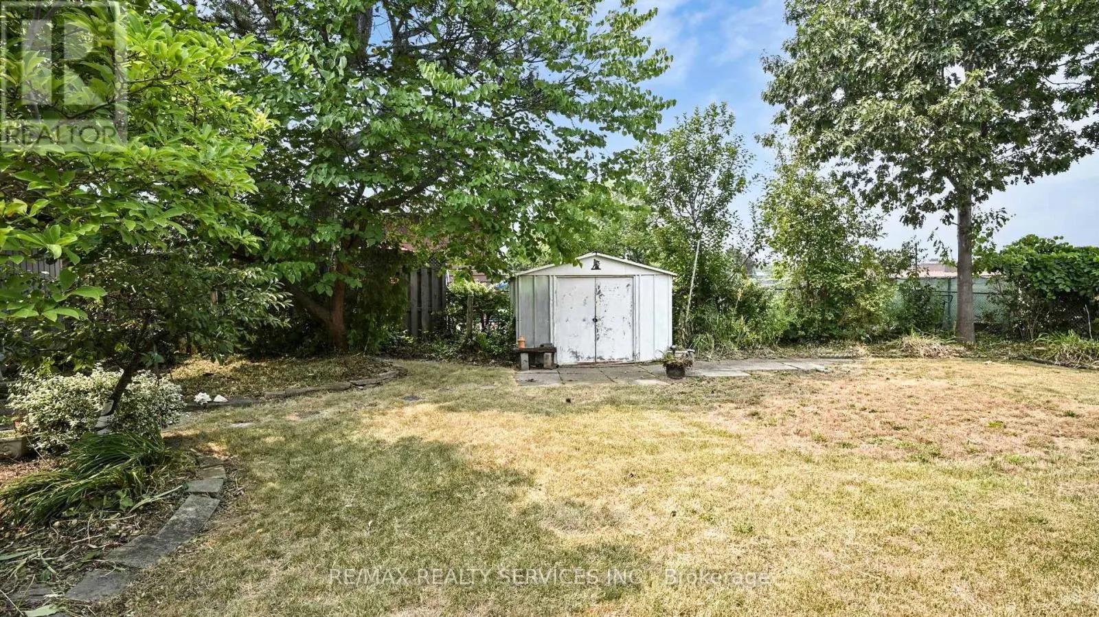 27 GLENFOREST ROAD