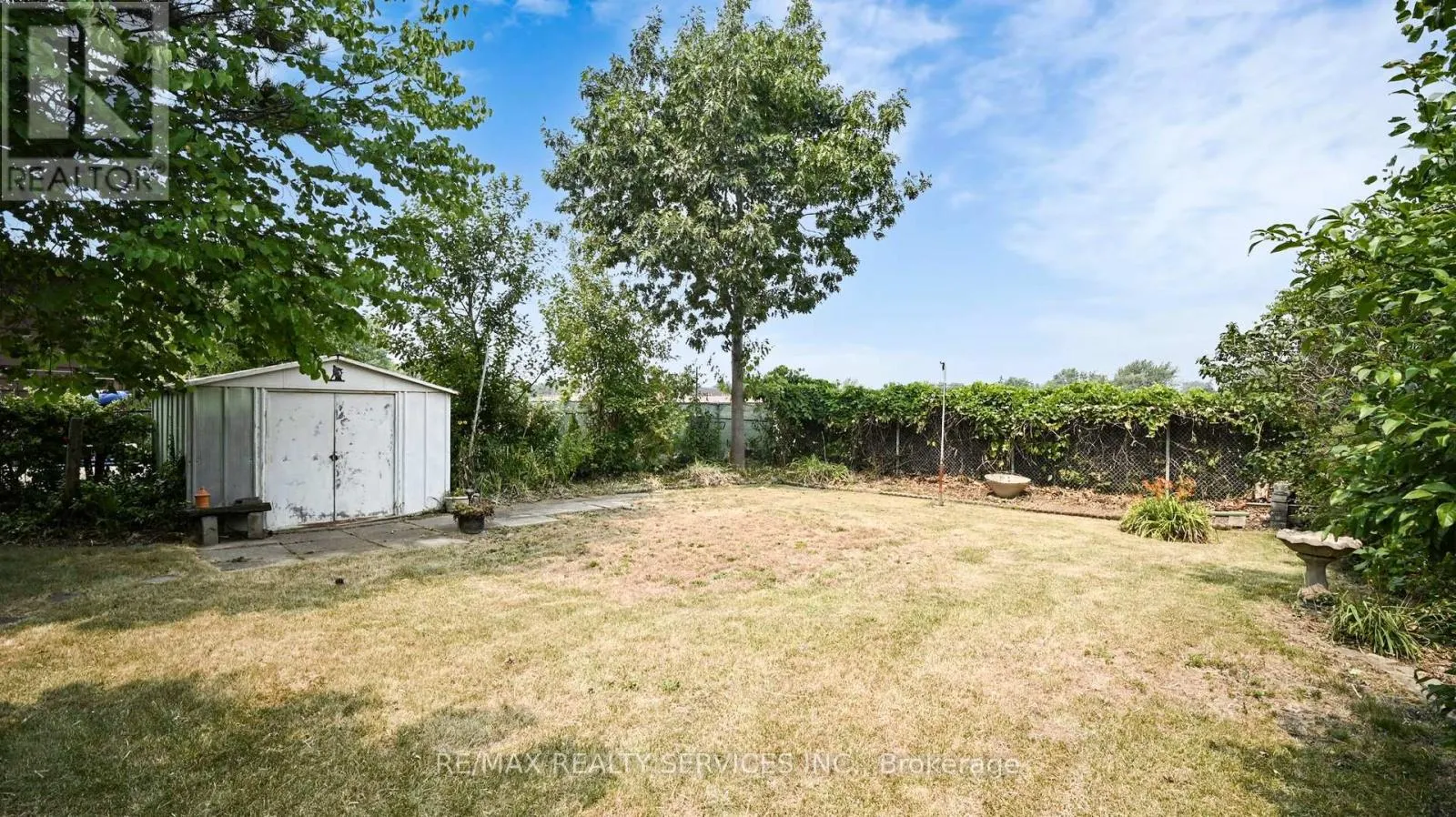 27 GLENFOREST ROAD