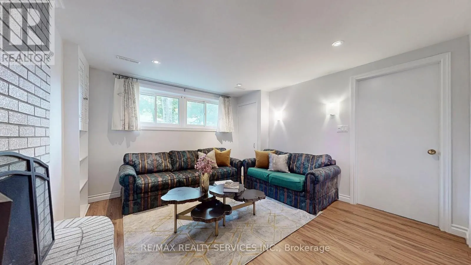27 GLENFOREST ROAD