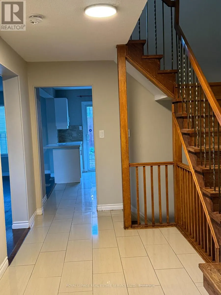 UPPER - 47 ALABASTER DRIVE