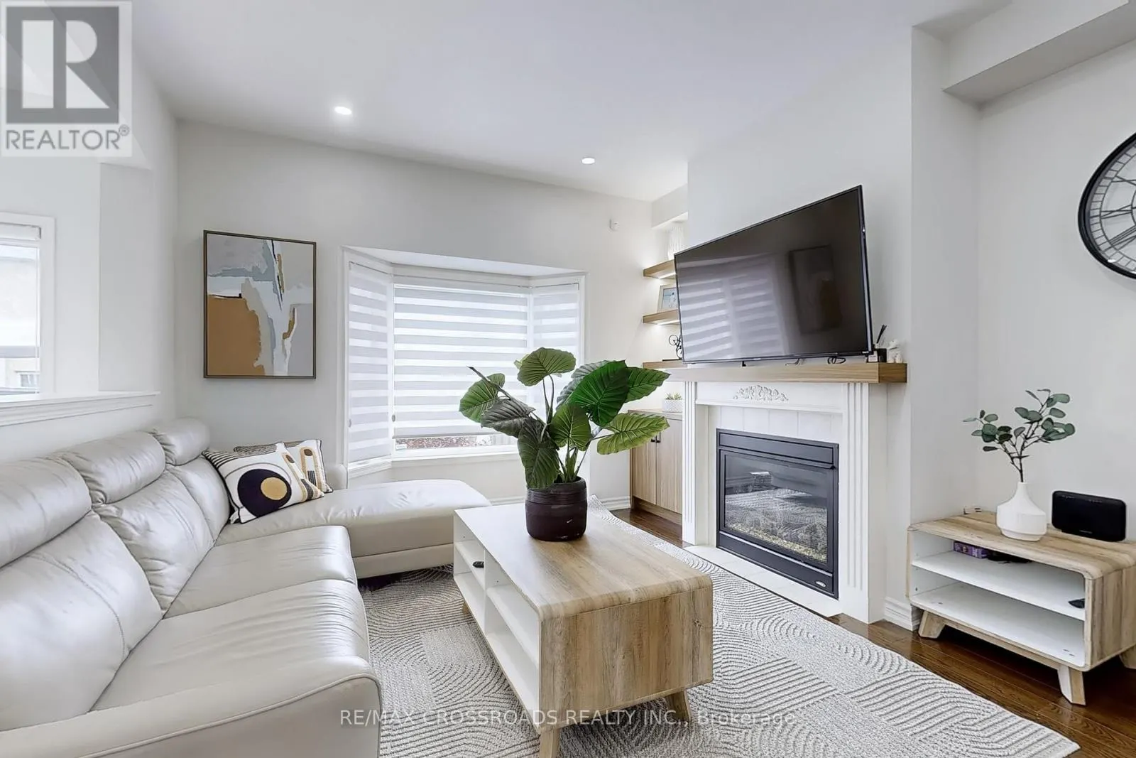 4262 VIVALDI ROAD