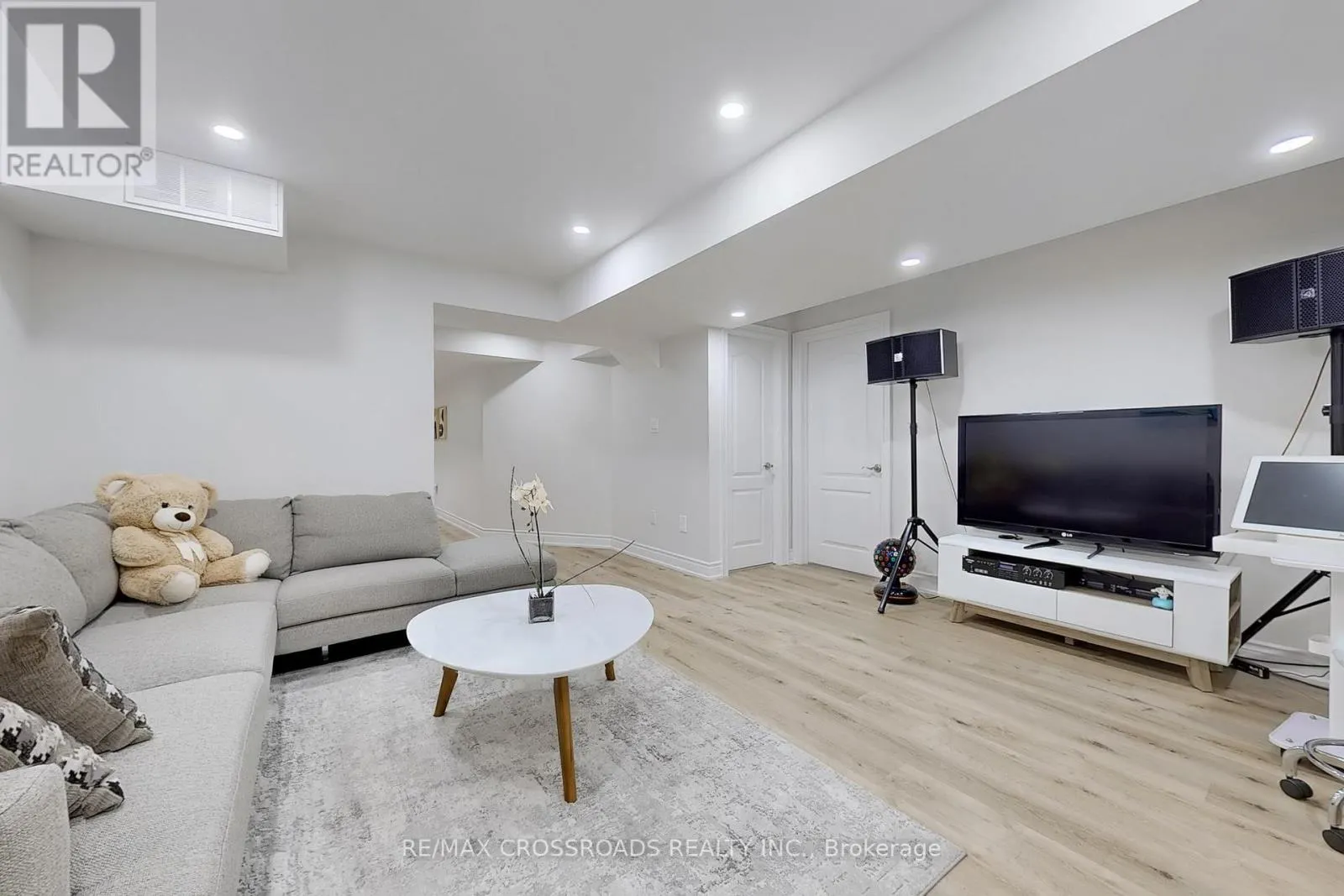 4262 VIVALDI ROAD