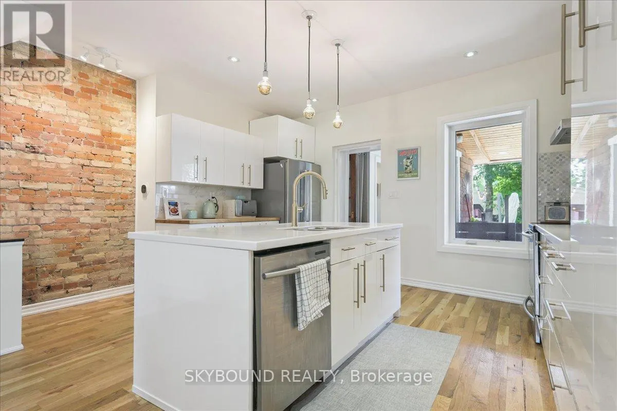 2043 DAVENPORT ROAD