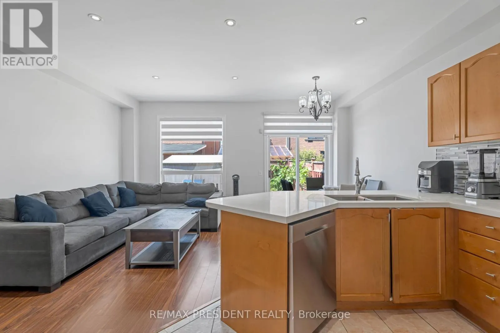 823 LEDBURY CRESCENT