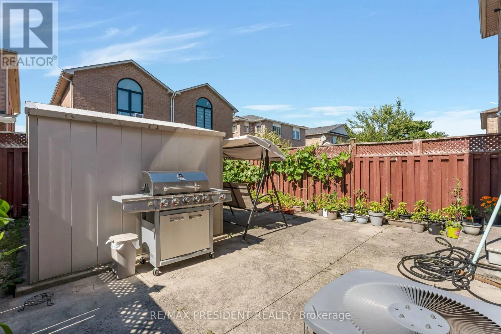 823 LEDBURY CRESCENT