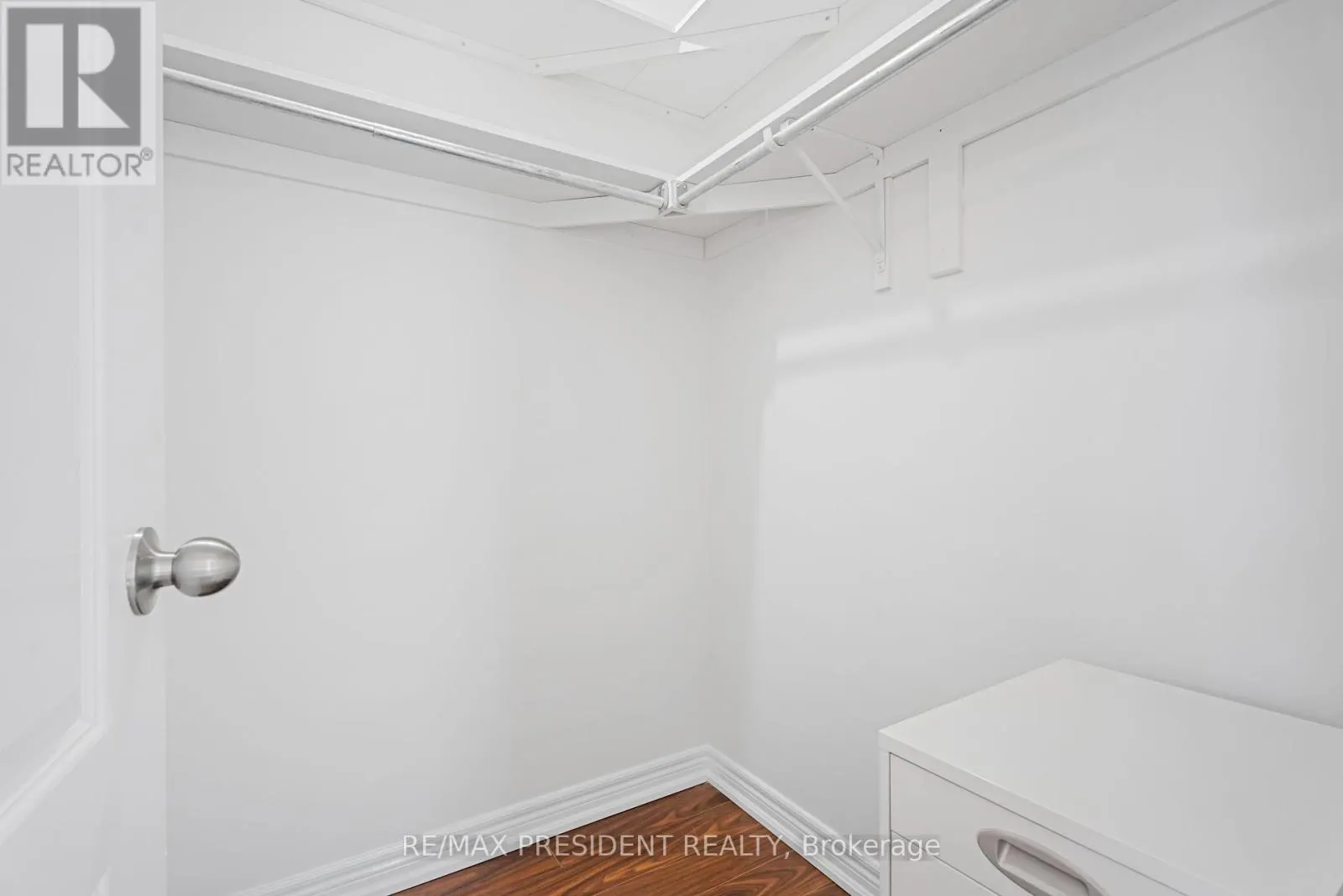823 LEDBURY CRESCENT
