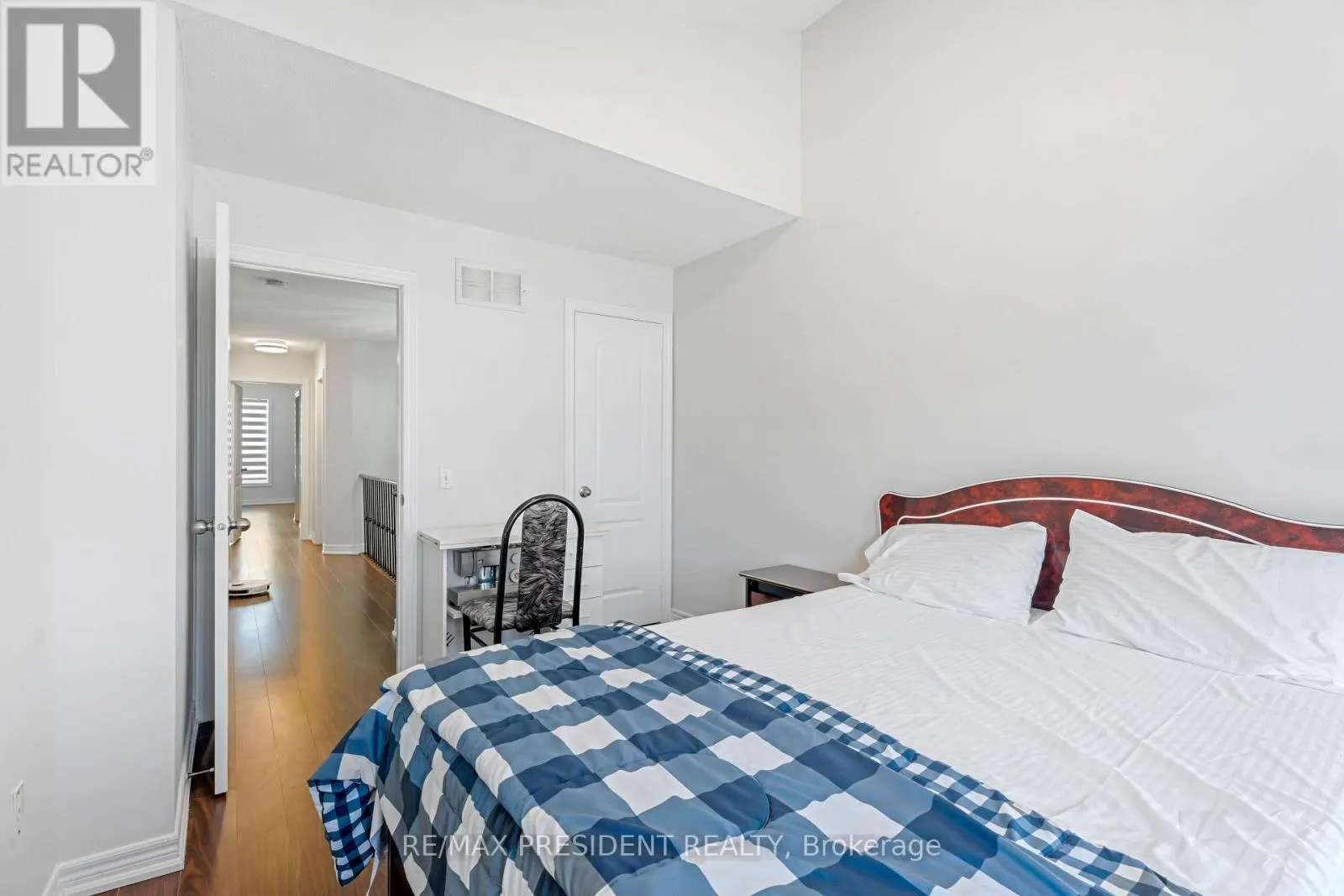 823 LEDBURY CRESCENT