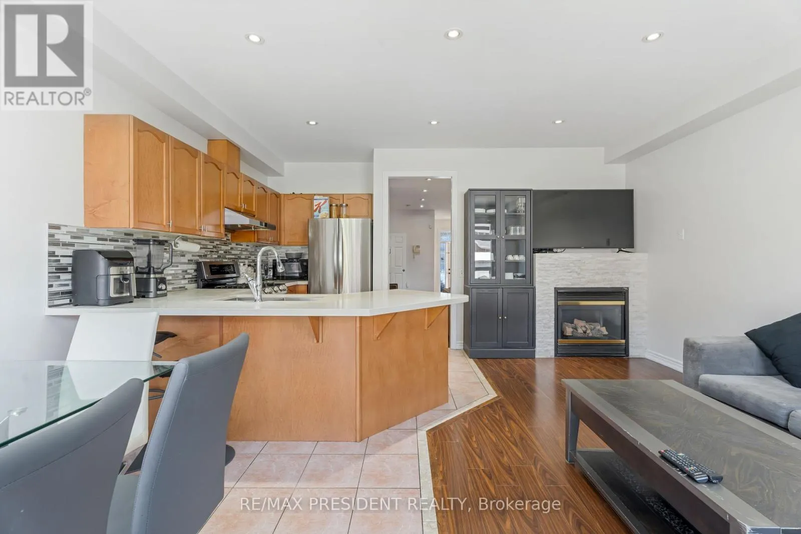 823 LEDBURY CRESCENT