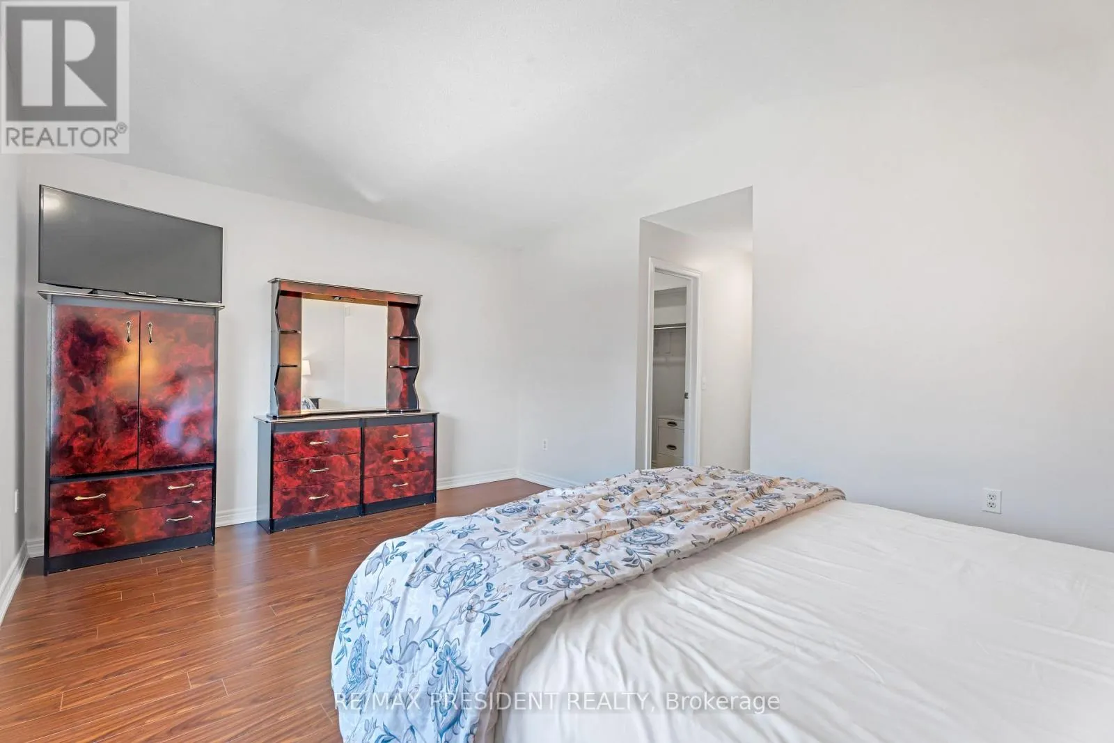 823 LEDBURY CRESCENT