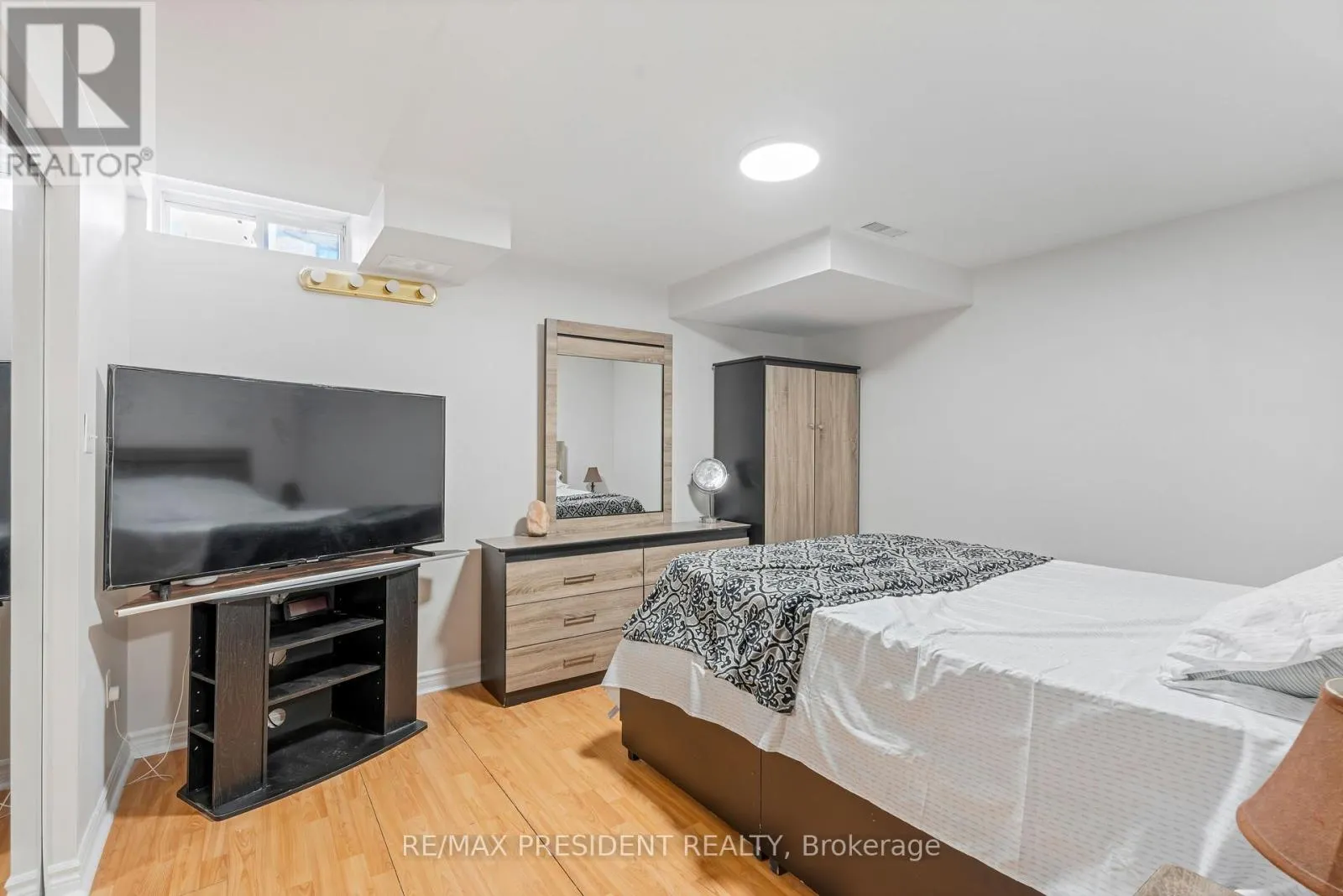 823 LEDBURY CRESCENT