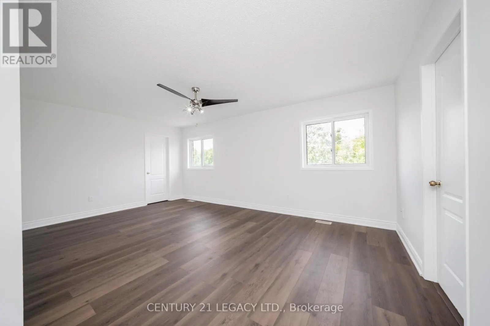 28 SUNNYBROOK CRESCENT