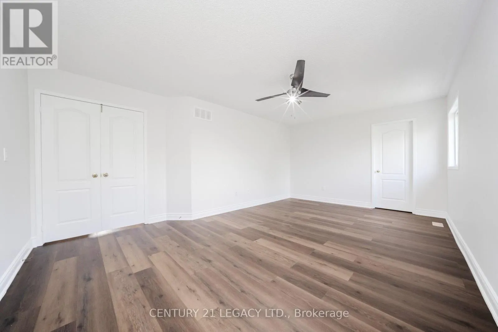 28 SUNNYBROOK CRESCENT