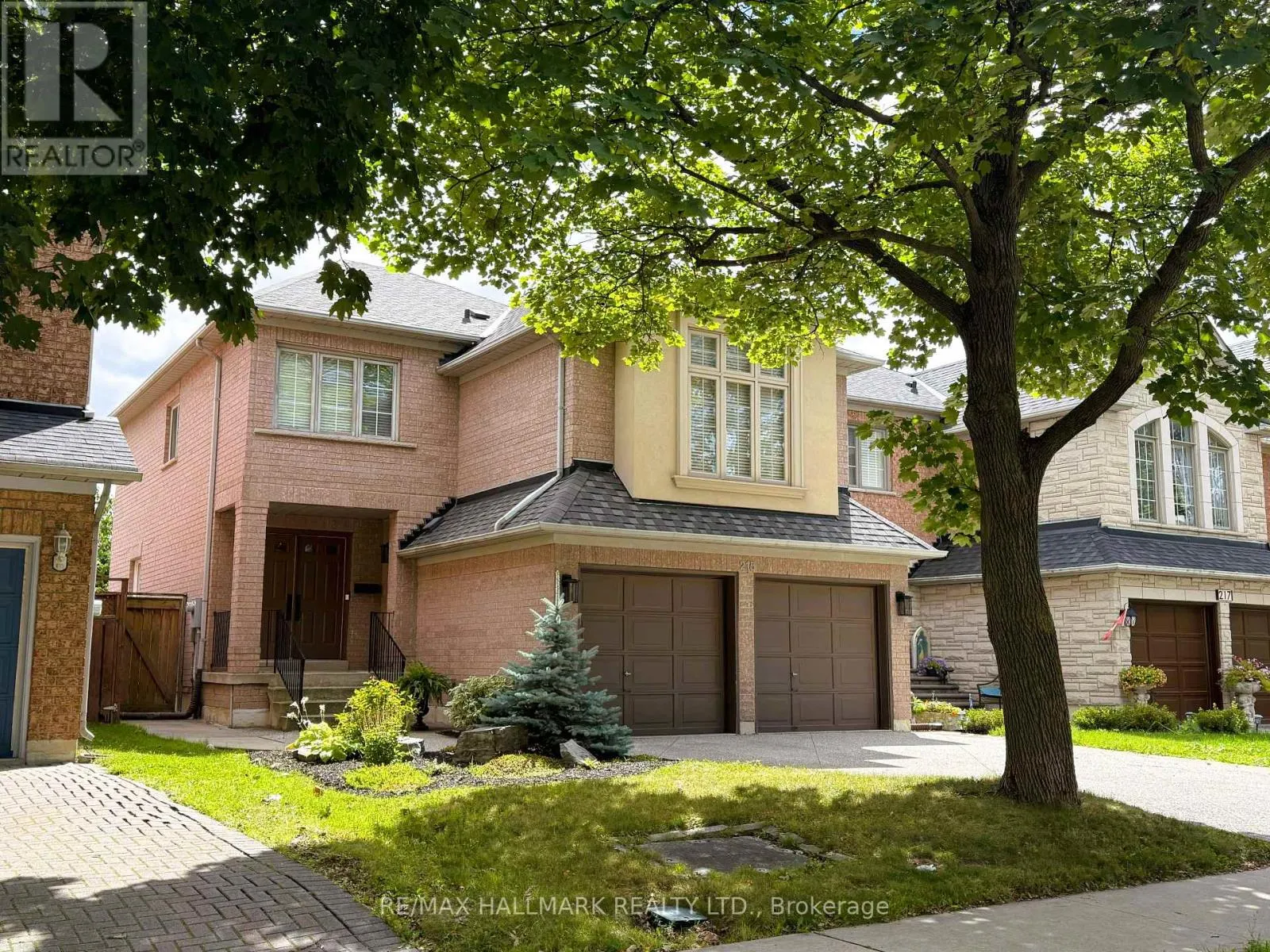 215 QUEENSLEA AVENUE S