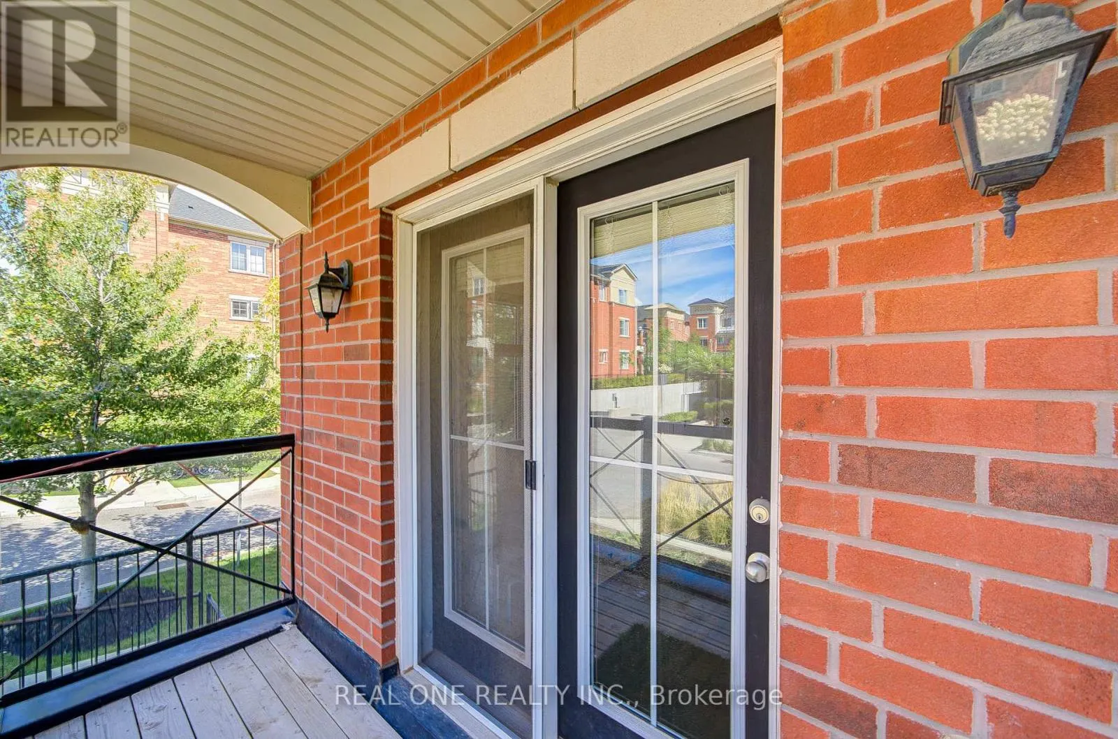 29 - 2480 POST ROAD