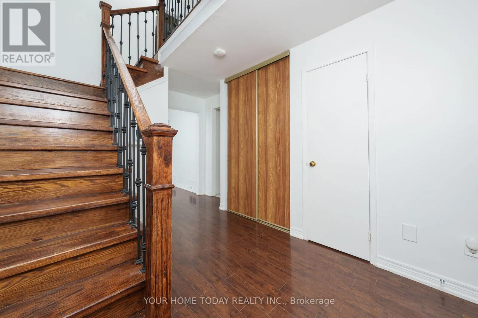 18 ALABASTER DRIVE