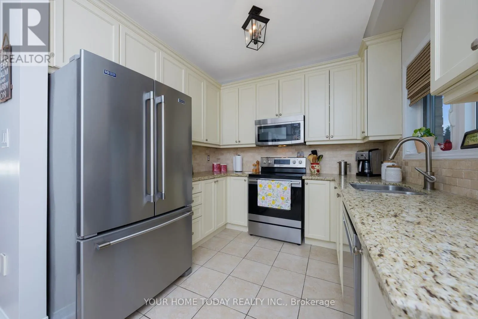 20 CHETHOLME PLACE