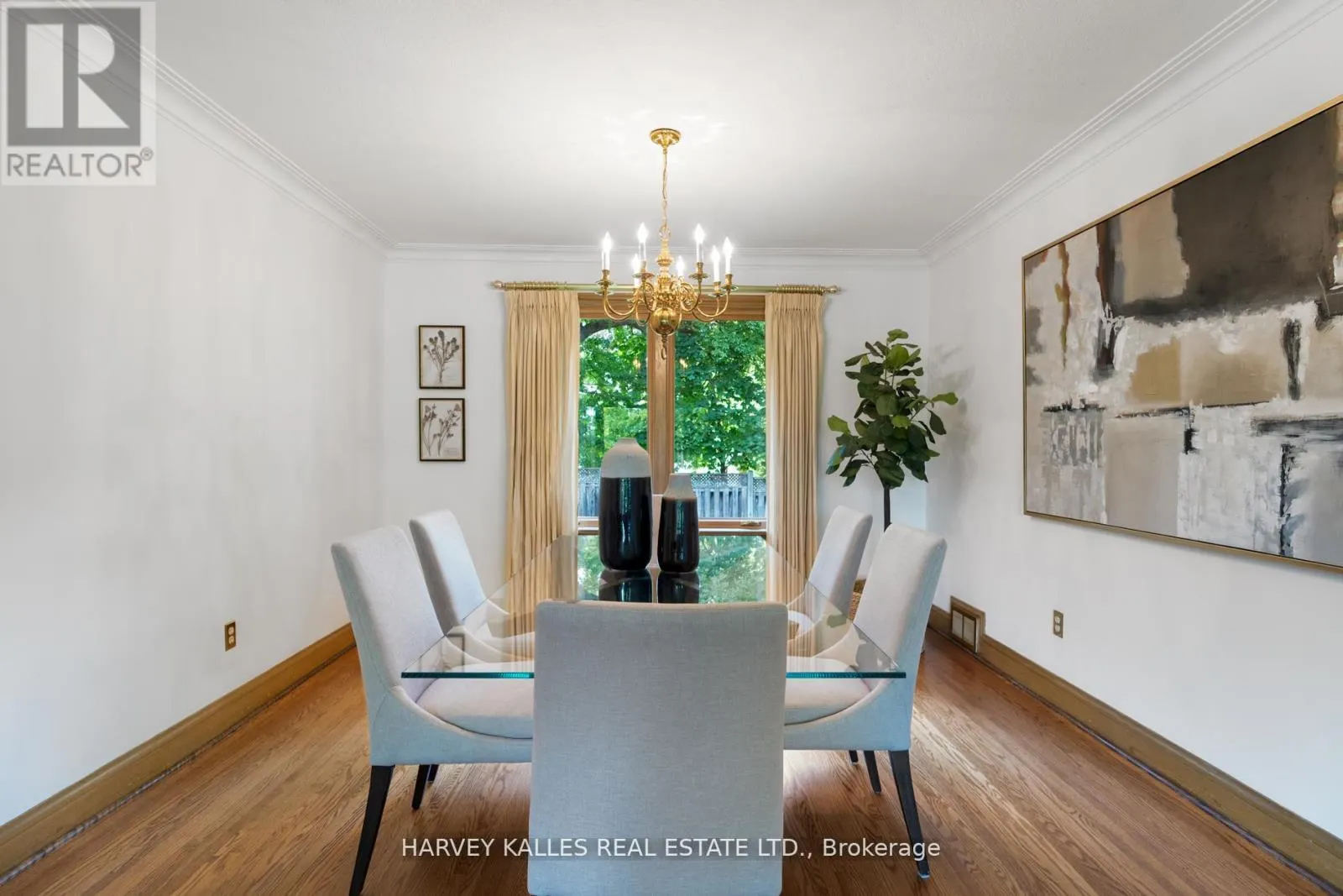10 NORTHOLT COURT