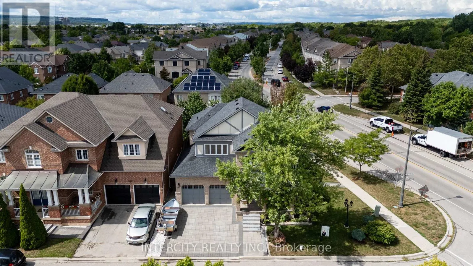 5409 DUCHESS COURT