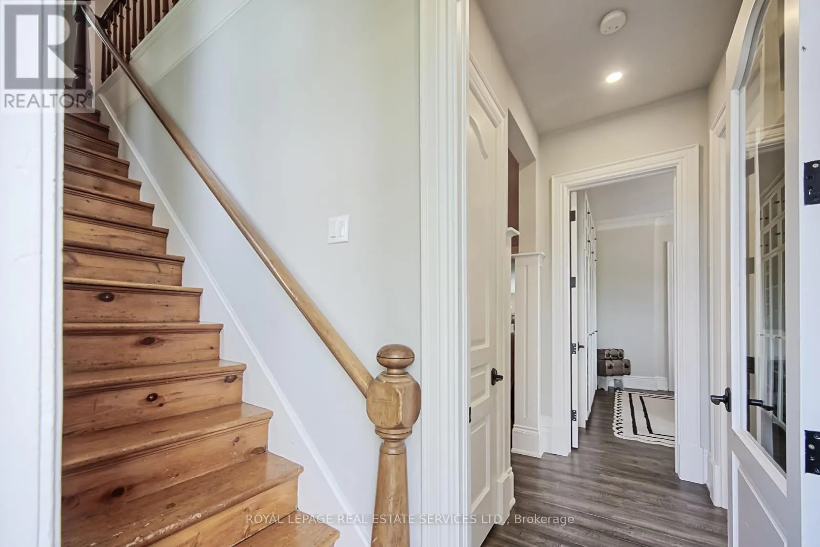 11 MAIN STREET S