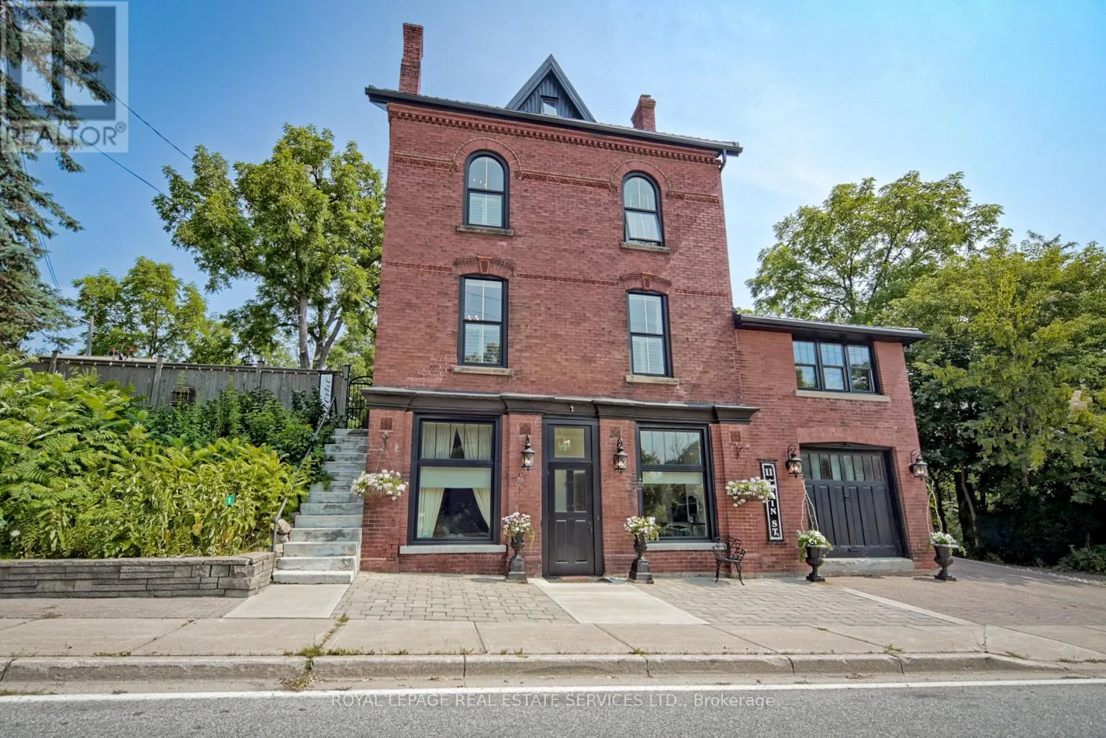 11 MAIN STREET S