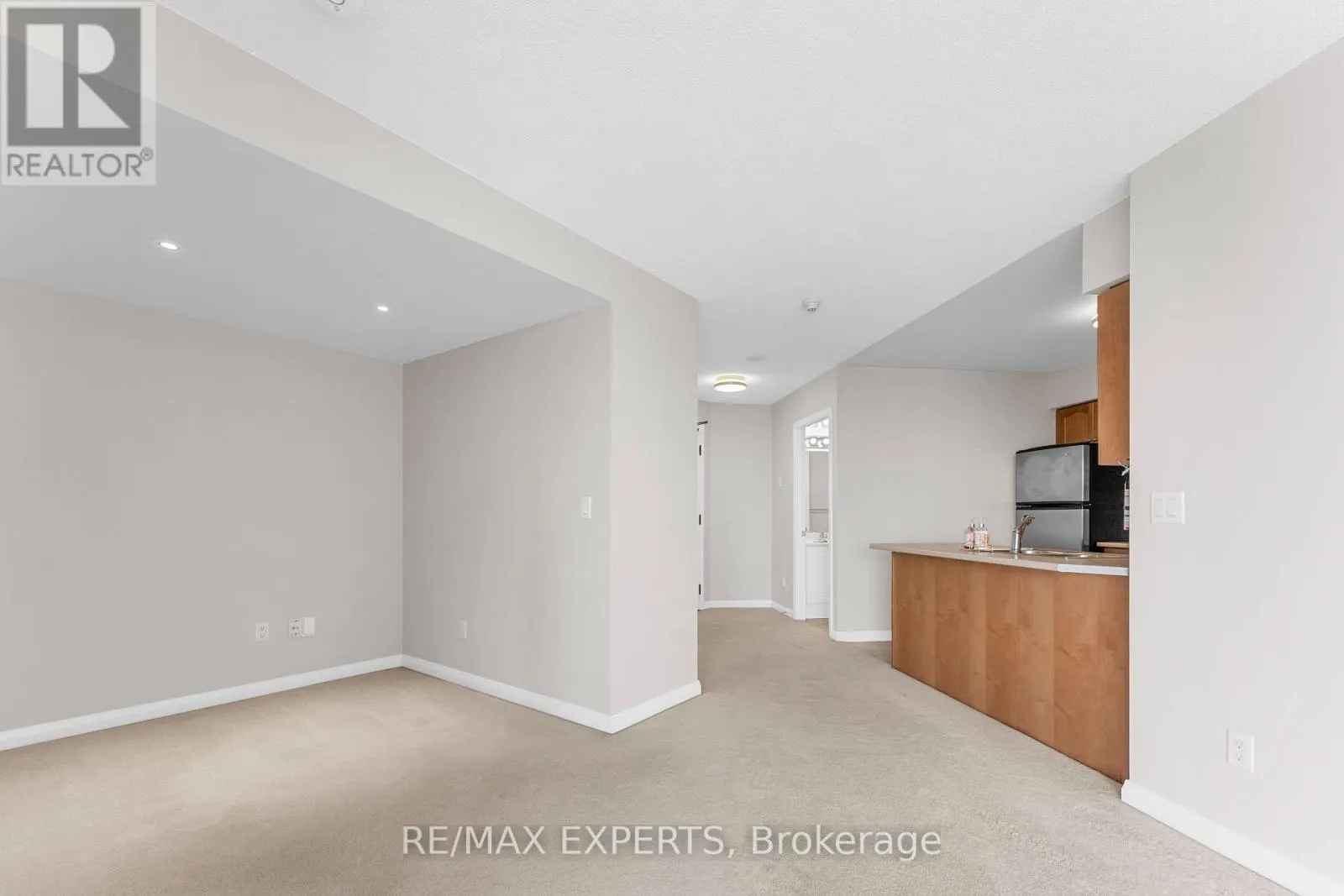 1101 - 220 FORUM DRIVE