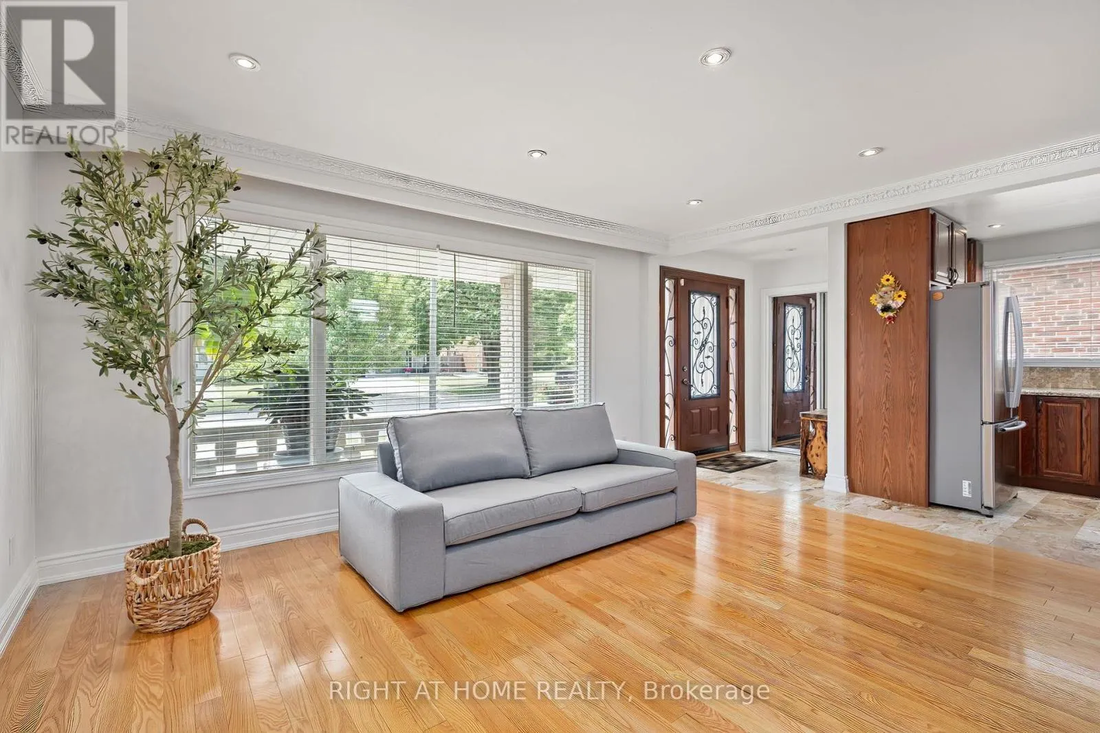 30 HAWTHORNE ROAD