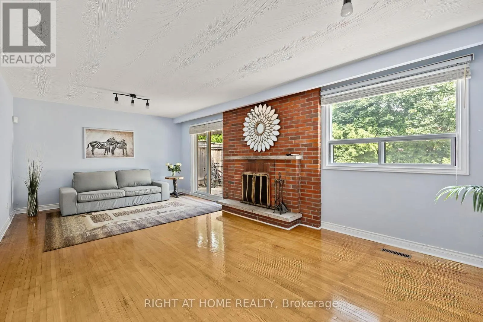 30 HAWTHORNE ROAD