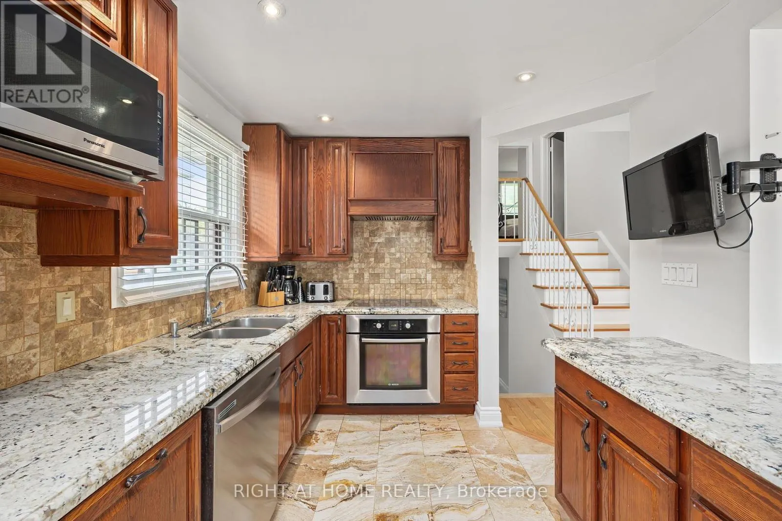 30 HAWTHORNE ROAD